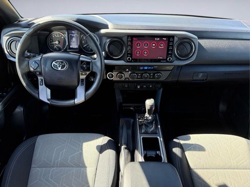 Used 2021 Toyota Tacoma TRD Sport AWD/4WD image 18