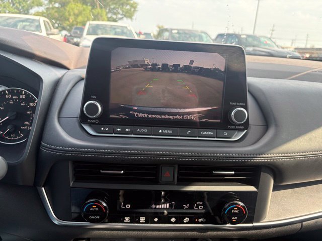 Used 2023 Nissan Rogue SV FWD image 21