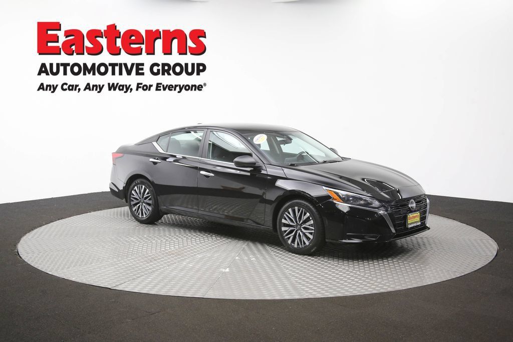 Used 2025 Nissan Altima 2.5 SV FWD image 48