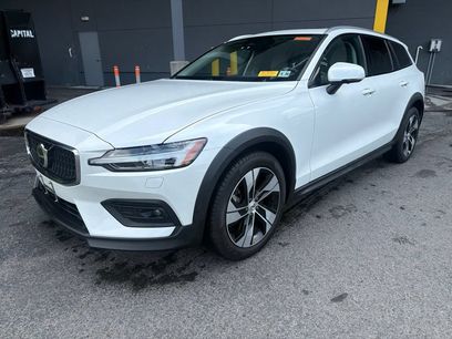 Used 2025 Volvo V60 B5 Cross Country Plus