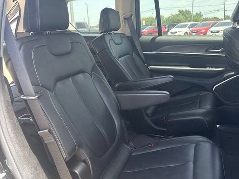 Used 2022 Jeep Grand Cherokee L Limited AWD/4WD image 16