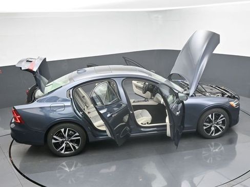 Used 2024 Volvo S60 B5 Core w/ Climate Package image 44