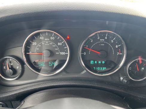 Used 2016 Jeep Wrangler Unlimited Rubicon w/ Connectivity Group image 7