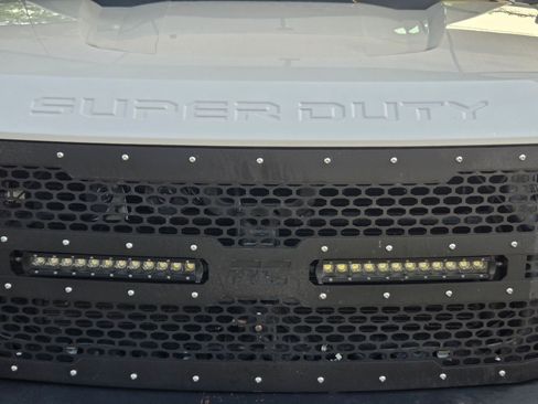 Used 2019 Ford F250 Lariat w/ Lariat Ultimate Package AWD/4WD image 4
