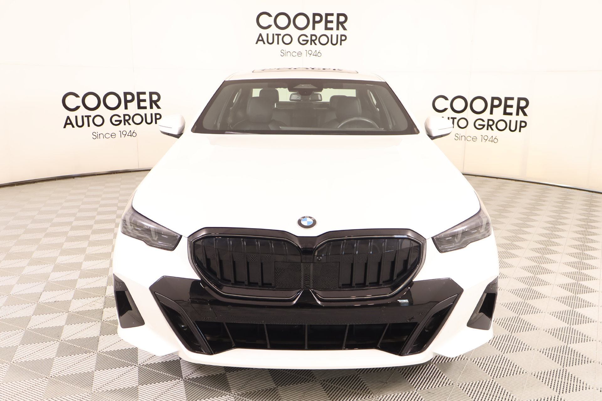 Used 2026 BMW 540i xDrive w/ M Sport Package AWD/4WD image 10