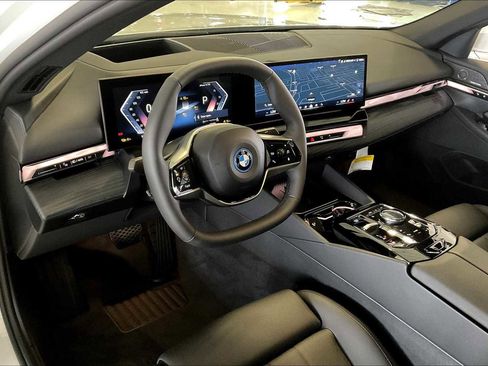 Used 2026 BMW i5 eDrive40 image 8