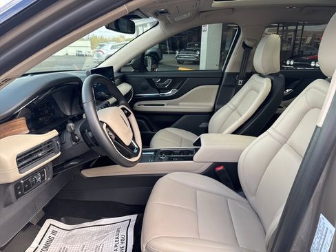 Used 2025 Lincoln Corsair Grand Touring w/ Jet Appearance Package image 22