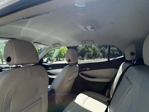 Used 2022 Buick Encore GX Select FWD image 17