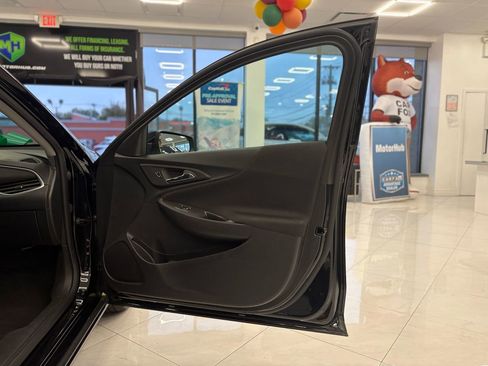 Used 2025 Chevrolet Malibu LT image 36