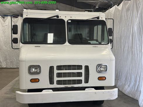 Used 2014 Ford E-350 and Econoline 350 Super Duty w/ A/C Prep Package RWD image 19
