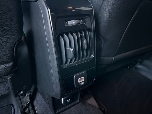 Used 2025 Jeep Compass Limited image 24