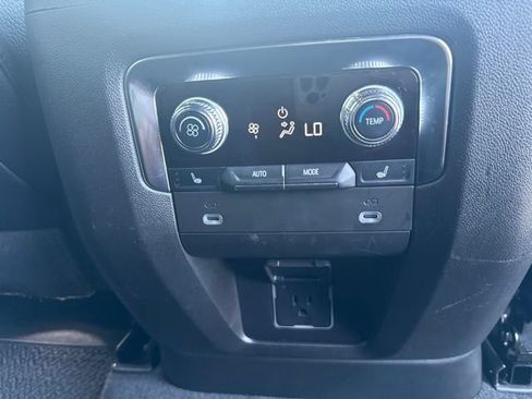 Used 2023 GMC Yukon Denali RWD image 20