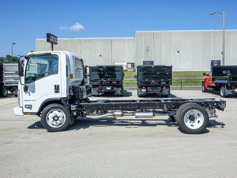 New 2025 Chevrolet Low Cab Forward 5500XG image 5