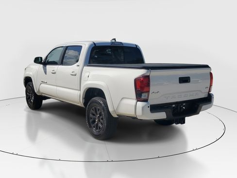 Used 2023 Toyota Tacoma SR5 AWD/4WD image 5