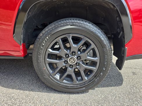 Used 2024 Toyota Sequoia Platinum image 31