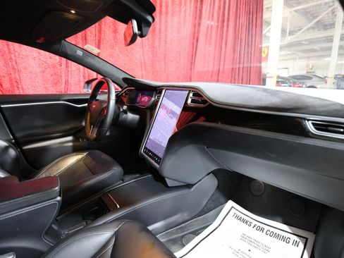 Used 2016 Tesla Model S 70 image 21