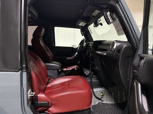 Used 2013 Jeep Wrangler Rubicon image 21