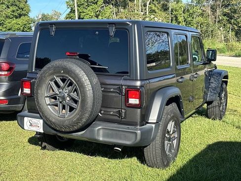 Used 2024 Jeep Wrangler Unlimited Sport AWD/4WD image 19