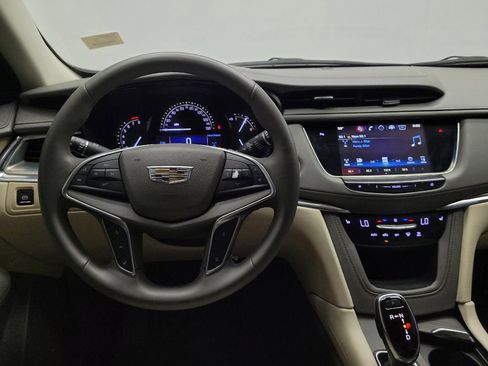 Used 2017 Cadillac XT5 Luxury w/ Driver Awareness Package AWD/4WD image 22