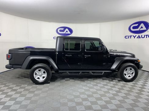 Used 2020 Jeep Gladiator Sport w/ Quick Order Package 24S AWD/4WD image 2