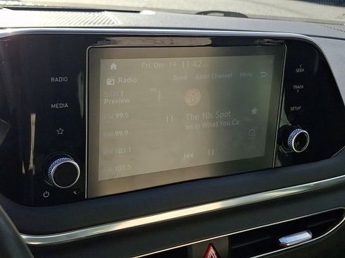 Used 2020 Hyundai Sonata SEL w/ Premium Package image 16