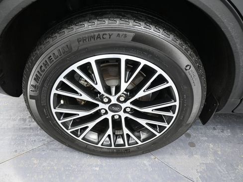 Used 2025 Ford Escape Base w/ PHEV Premium Package image 33