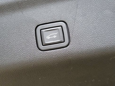 Used 2023 Cadillac Escalade Premium Luxury w/ Performance Package RWD image 8