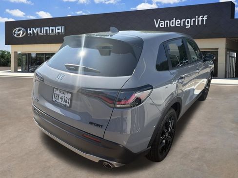 Used 2025 Honda HR-V Sport image 3