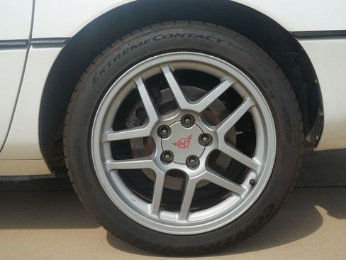 Used 1989 Chevrolet Corvette Convertible image 39