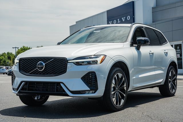 New 2026 Volvo XC60 B5 Plus AWD/4WD image 3