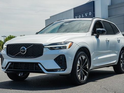 New 2026 Volvo XC60 B5 Plus w/ Climate Package AWD/4WD image 3