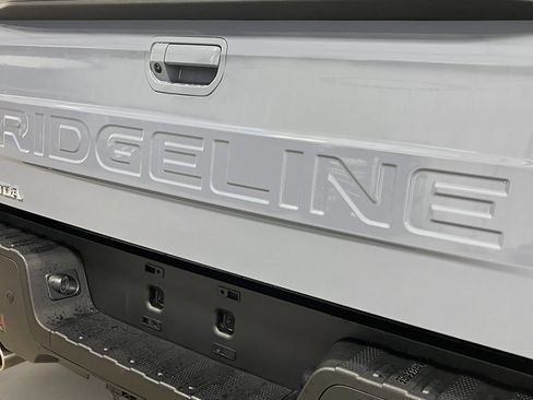 New 2026 Honda Ridgeline Black Edition image 6