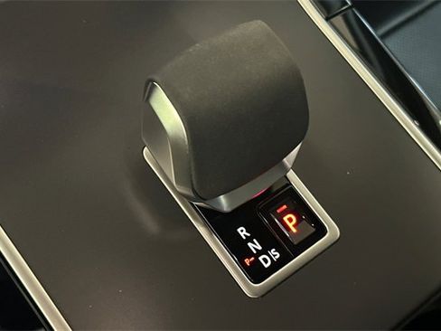 Certified 2024 Land Rover Range Rover Velar Dynamic SE image 21