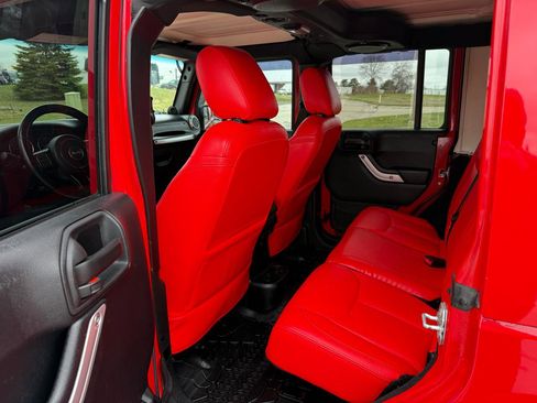 Used 2014 Jeep Wrangler Unlimited Sahara w/ Dual Top Group image 13