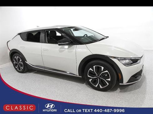 Used 2022 Kia EV6 Wind image 1