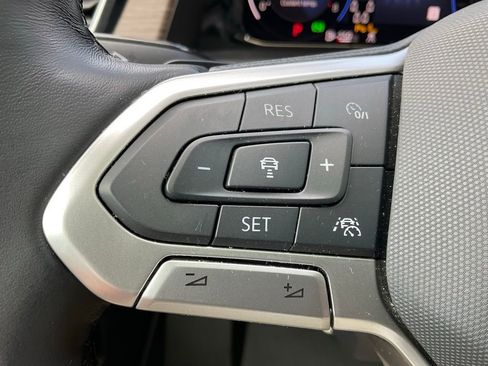 Used 2024 Volkswagen Atlas SEL Premium R-Line image 12