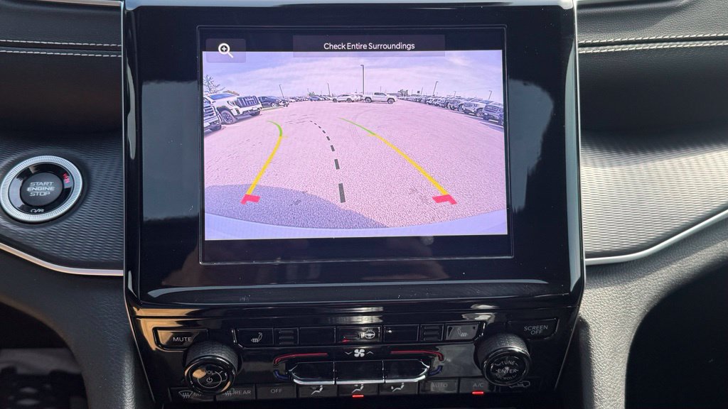 Used 2023 Jeep Grand Cherokee Altitude AWD/4WD image 24