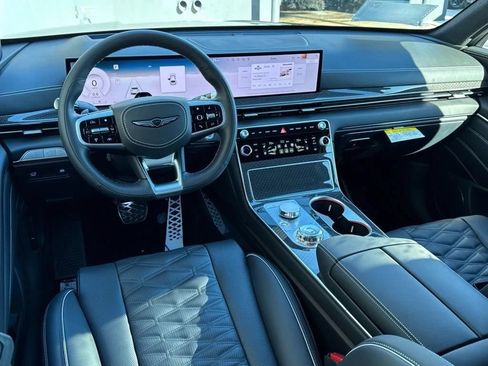 Used 2025 Genesis GV80 3.5T e-SC AWD/4WD image 10