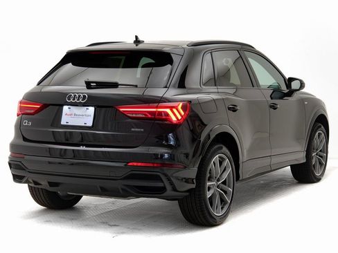 Used 2025 Audi Q3 2.0T Premium w/ Black Optic Sport Package AWD/4WD image 3