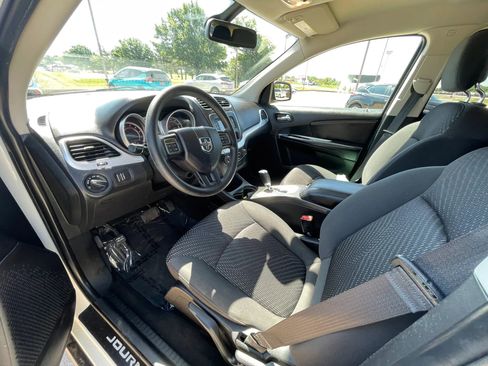 Used 2018 Dodge Journey SE w/ Blacktop Package FWD image 11