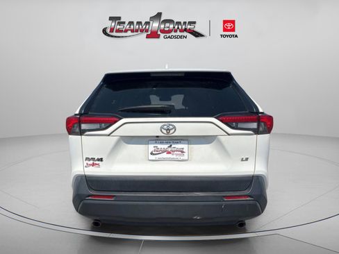 Used 2019 Toyota RAV4 LE FWD image 7