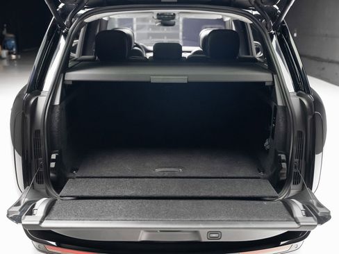 Used 2023 Land Rover Range Rover SE image 70