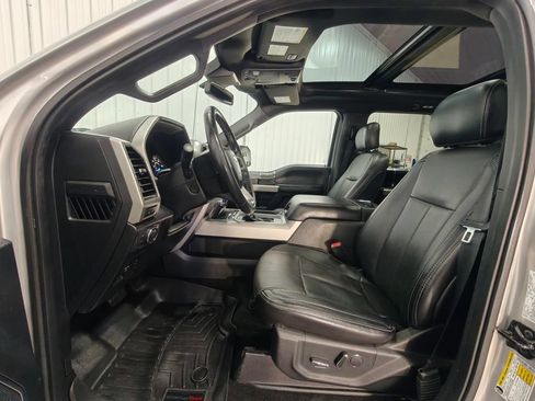 Used 2018 Ford F150 Lariat w/ Equipment Group 502A Luxury AWD/4WD image 39