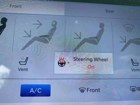 Used 2022 Chrysler Pacifica Limited FWD image 20