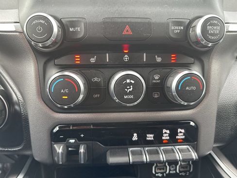 Used 2022 RAM 1500 Big Horn AWD/4WD image 34