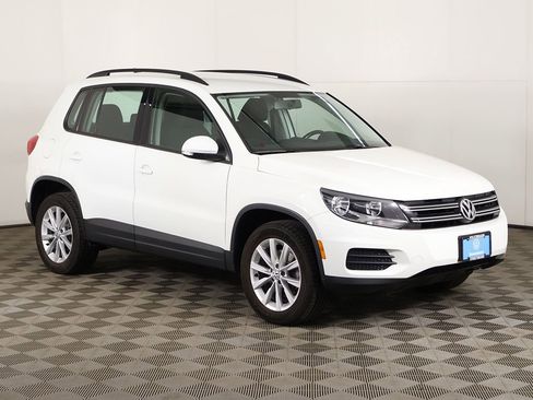 Used 2017 Volkswagen Tiguan Limited w/ Premium Package AWD/4WD image 43