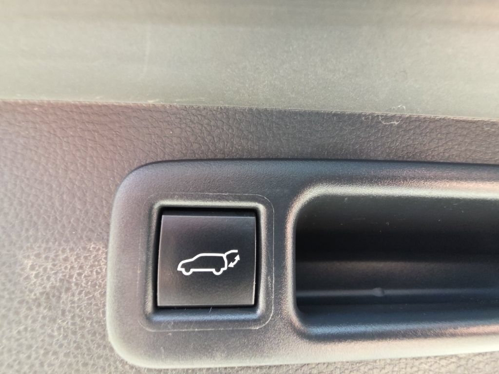 Used 2023 Toyota Highlander XLE AWD/4WD image 14