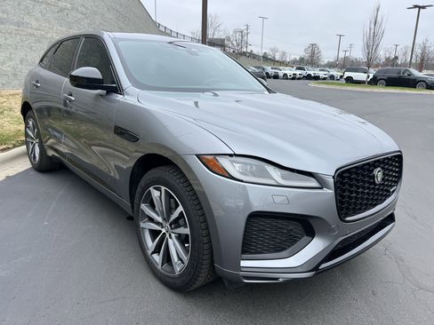 Certified 2025 Jaguar F-PACE R-Dynamic S image 9