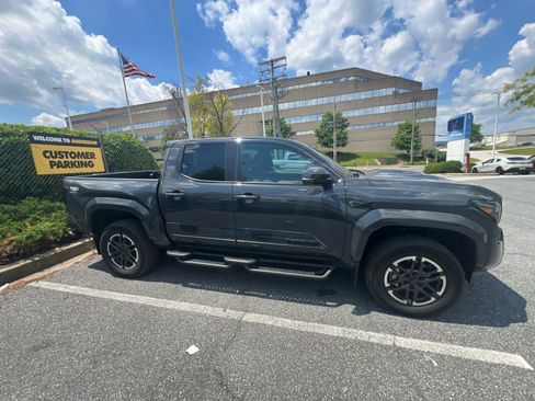 Used 2024 Toyota Tacoma 4x4 Double Cab image 15