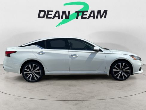 Used 2022 Nissan Altima 2.5 Platinum AWD/4WD image 9